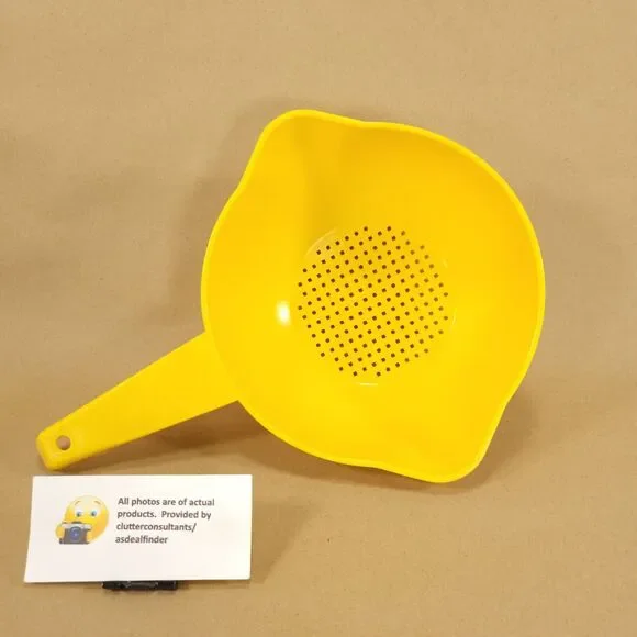 Vintage Tupperware Bundle #1288 Mix-N-Store Pitcher #1200 Strainer Yellow - Picture 4 of 9